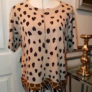 Short sleeve sweater